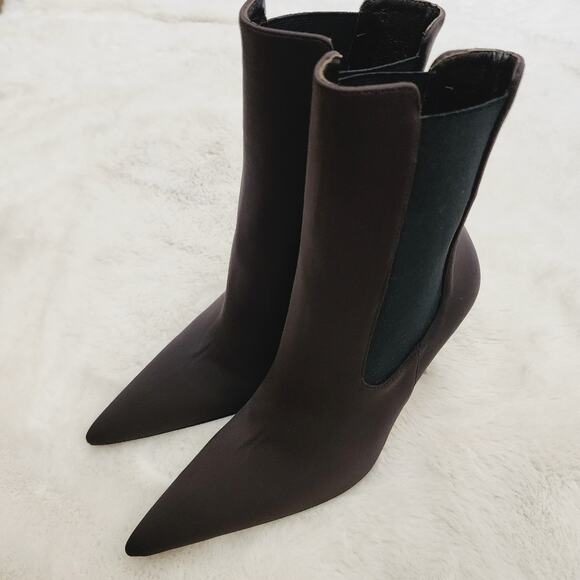 NEW Good American Chocolate Neoprene High Kickstand Heeled Ankle Boot - Picture 3 of 8